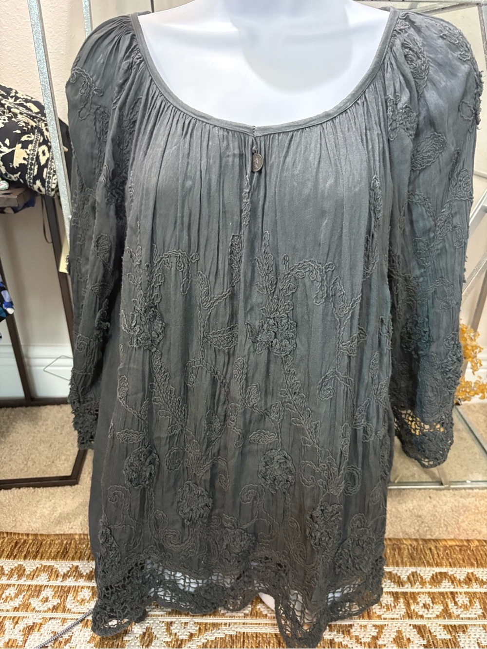 Le Marais Paris 100% Silk Gray Blouse Size M boho Bell Sleeve Lace Embroidered